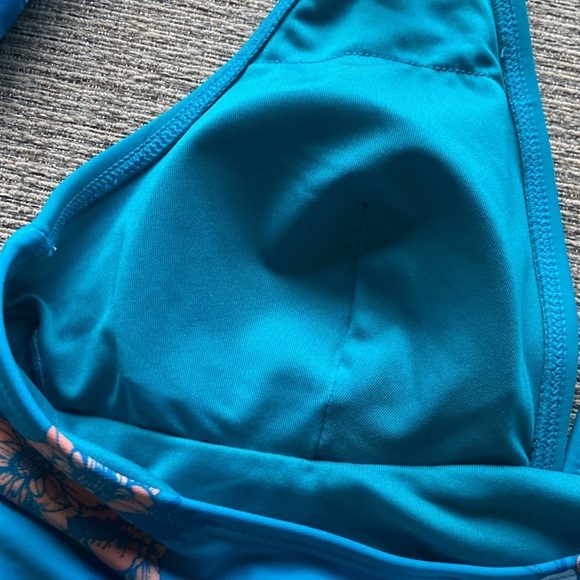 Cupshe One-Piece Swimsuit - Picture 6 of 9